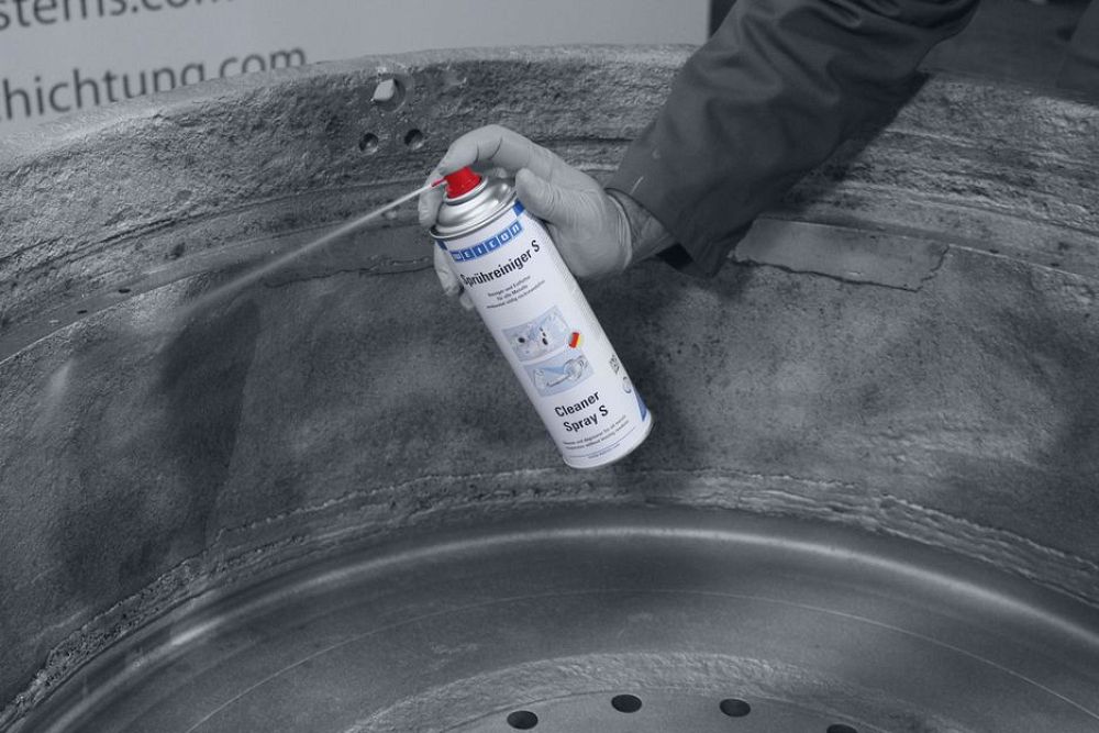 WEICON Ceramic BL mineral-filled epoxy resin system for extreme wear protection and high abrasion resistance
