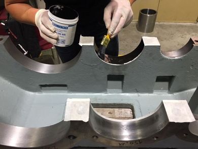 WEICON WR steel-filled liquid epoxy resin system for casting and gap compensation